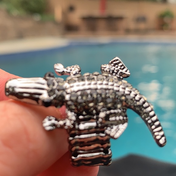 New Alligator Crystal Stretch Ring - Picture 3 of 8